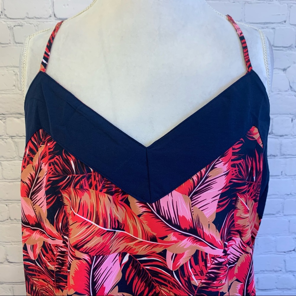 Sleeveless Top - Picture 2 of 9